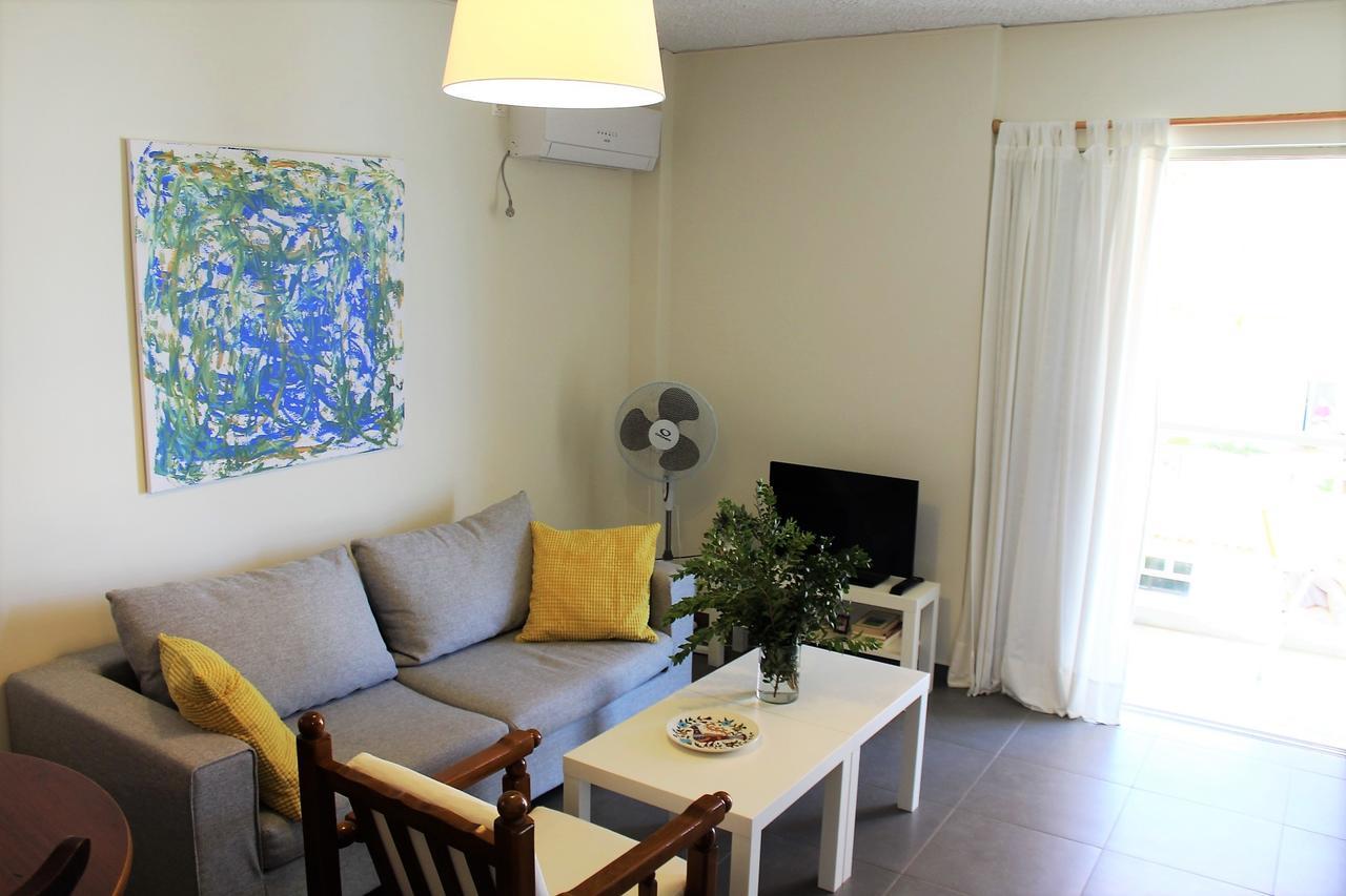 Apartment Sea View In Front Of The Beach Of Agia Marina Pórto Ráfti Esterno foto